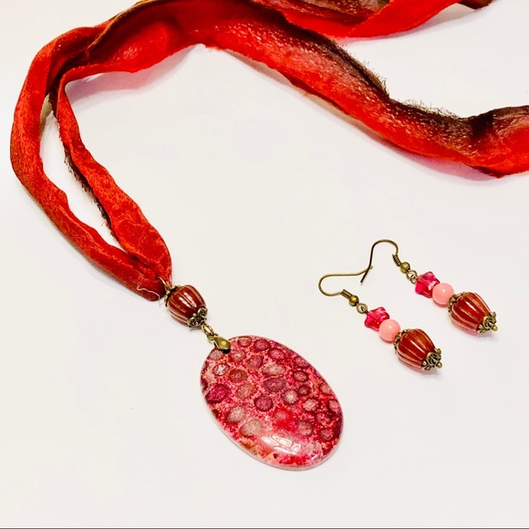 Agatized Coral Jade Rhodonite Necklace & Earrings - Picture 7 of 13